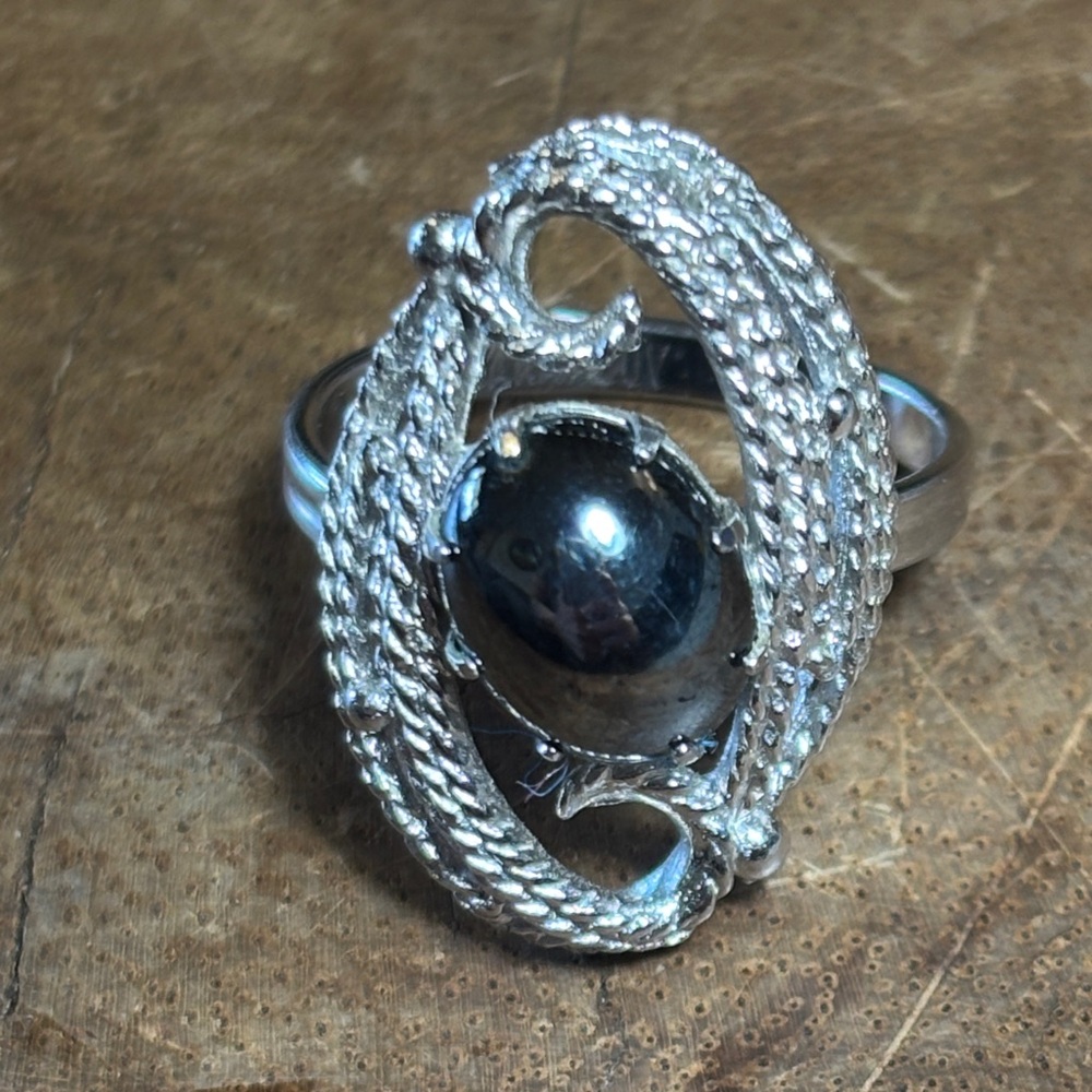 Vintage Sarah Coventry Hematite Stone Silver Tone Ring Adjustable